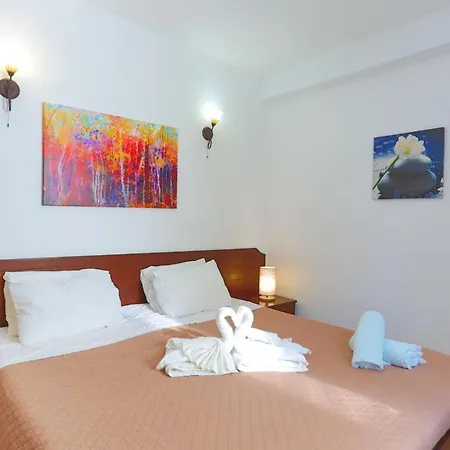 Kaminaki Beachfront Appartamento