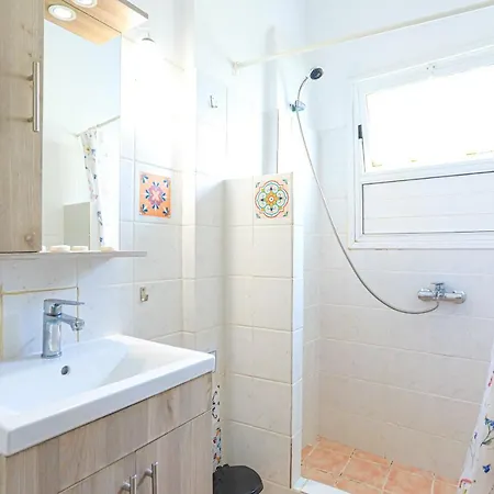 Kaminaki Beachfront Appartamento *